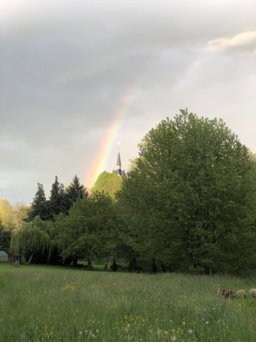 Regenbogen über dem Kirchturm St.-Nikolai 02
